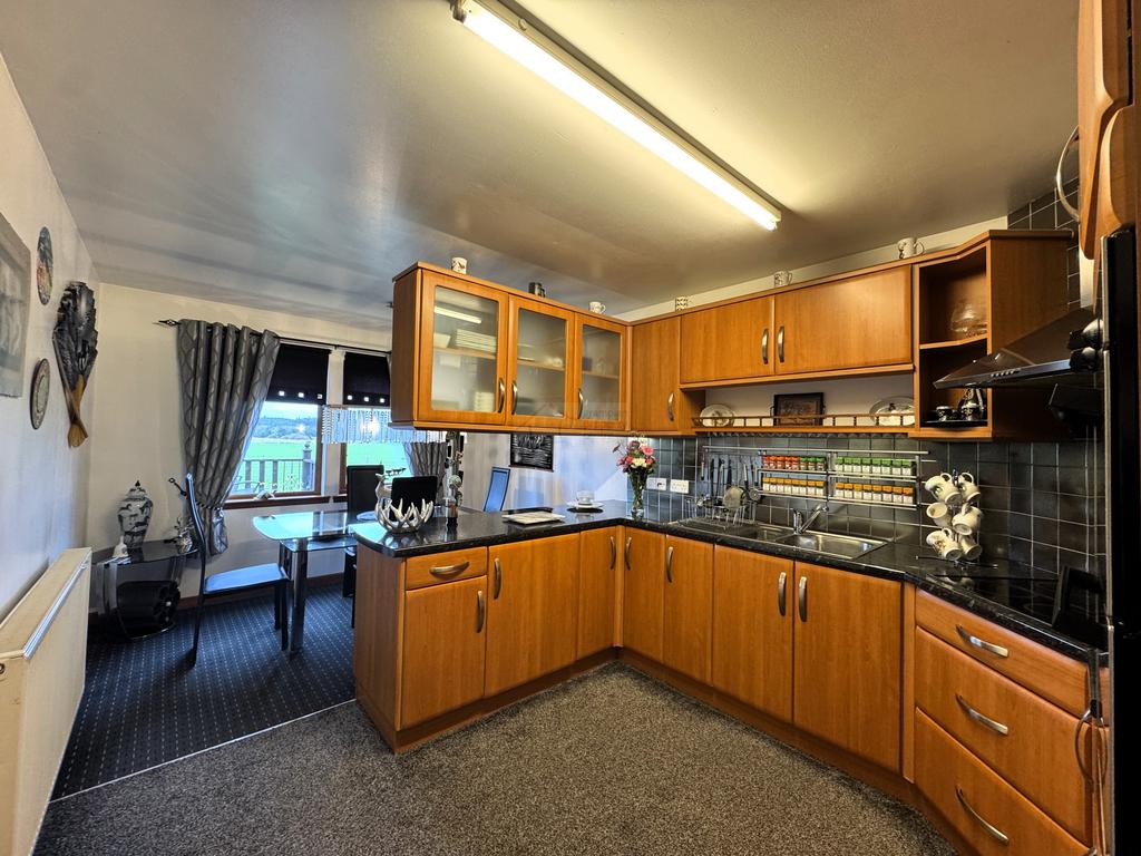 Kitchen a.JPG