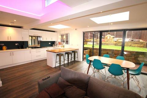undefined, Margeholes, Watford WD19