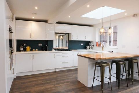 undefined, Margeholes, Watford WD19