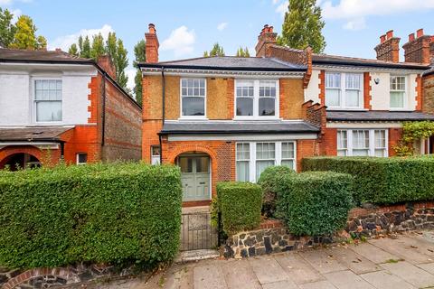 19b Princethorpe Road, London, SE26 4PF