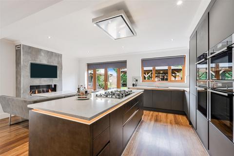 undefined, Lower Kingswood, Tadworth