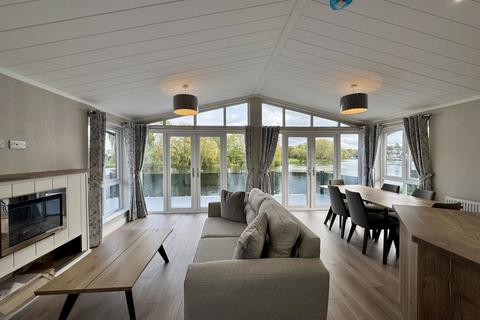 undefined, Staines-upon-Thames, Surrey, TW18