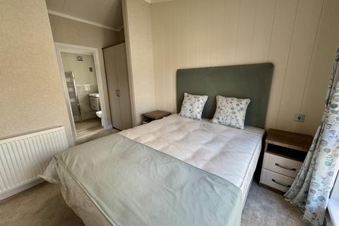 undefined, Staines-upon-Thames, Surrey, TW18