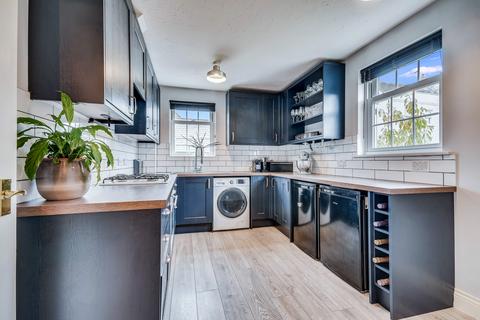 2 bedroom flat for sale, Abell Way, Chancellor Park, Chelmsford