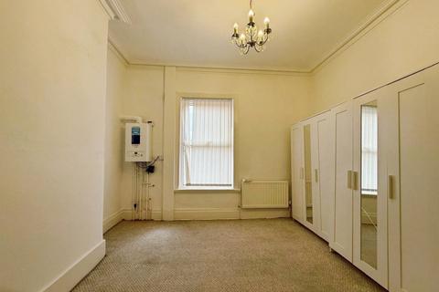 undefined, Bond Street, Leigh