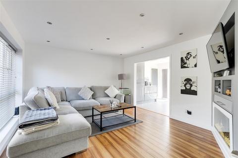 3 bedroom detached house for sale, Southcliffe Road, Carlton NG4