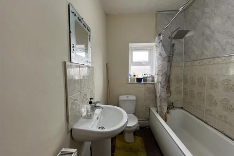 undefined, Harlow Road, Bradford BD7