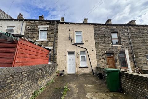 undefined, Harlow Road, Bradford BD7
