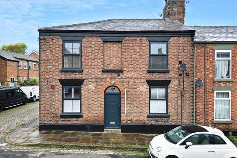 3 bedroom end of terrace house for sale, Peel Street, Macclesfield SK11