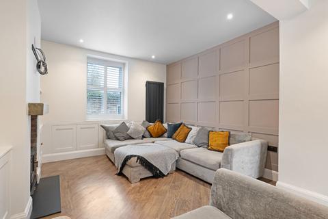 3 bedroom end of terrace house for sale, Peel Street, Macclesfield SK11