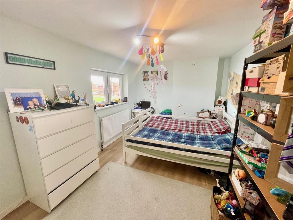 Bedroom 1.jpg
