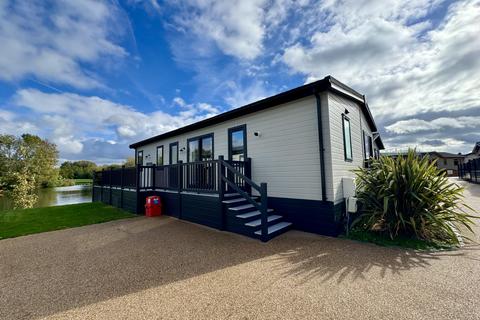 undefined, Staines-upon-Thames, Surrey, TW18