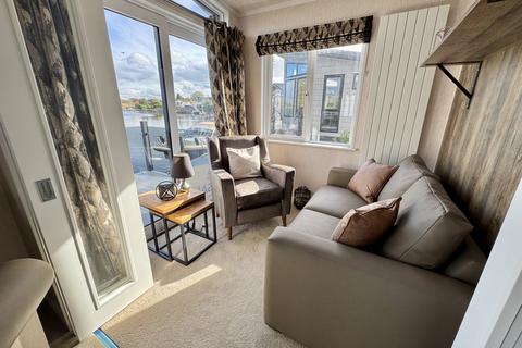 undefined, Staines-upon-Thames, Surrey, TW18