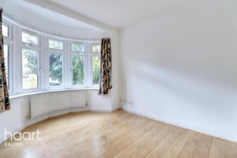 undefined, Uxbridge Road, SOUTHALL