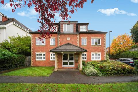 7 Hollycroft Close, South Croydon, CR2 7FE