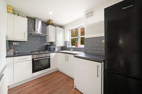 7 Hollycroft Close, South Croydon, CR2 7FE