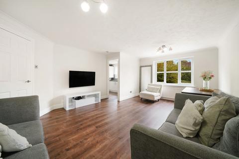 7 Hollycroft Close, South Croydon, CR2 7FE