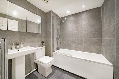 7 Hollycroft Close, South Croydon, CR2 7FE