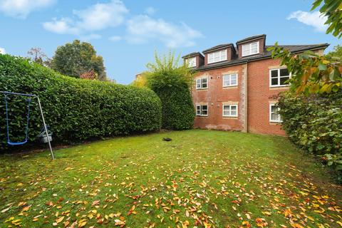 7 Hollycroft Close, South Croydon, CR2 7FE