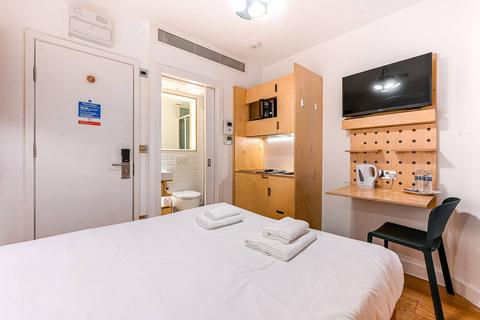 Studio to rent, .Earl's Court, Earls Court, London, SW5