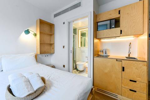 Studio to rent, Philbeach Gardens, Earls Court, London, SW5