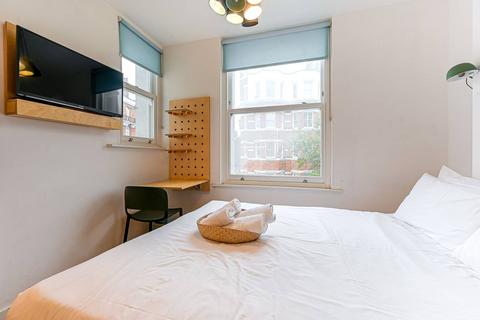Studio to rent, Philbeach Gardens, Earls Court, London, SW5
