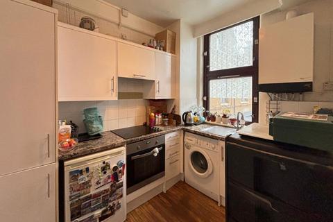 1 bedroom flat for sale, Flat 11 Buxton Lodge, Brading Crescent, Wanstead, London, E11 3RN