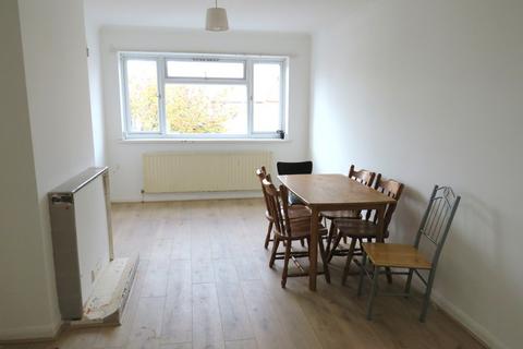 undefined, New Heston Road, Hounslow TW5