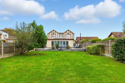 4 bedroom detached house for sale, Hay Green Lane, Hook End, Brentwood