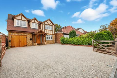 Hay Green Lane, Hook End, CM15