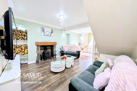 undefined, Woodland Terrace, Mountain Ash