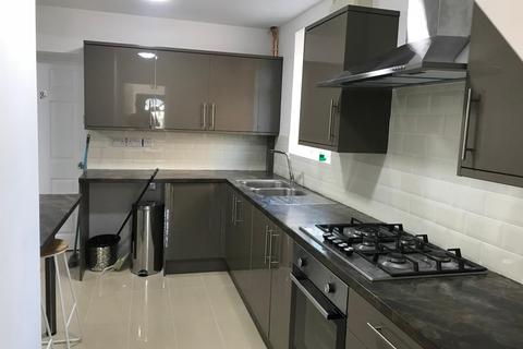 6 bedroom terraced house to rent, 72 Prior Deram Walk, CV4 8FS