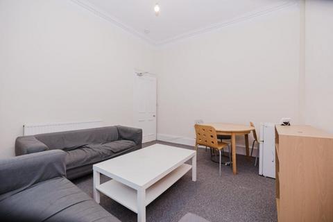 3 bedroom flat to rent, 0863L Panmure Place, Edinburgh, EH3 9JJ