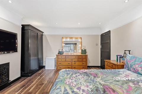 41 Claremont Road, Hornchurch, RM11 1BY