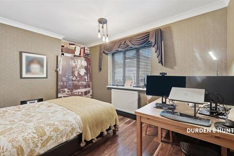 41 Claremont Road, Hornchurch, RM11 1BY