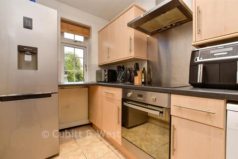 2 bedroom ground floor flat for sale, Brighton Road, Lower Kingswood, Tadworth, Surrey