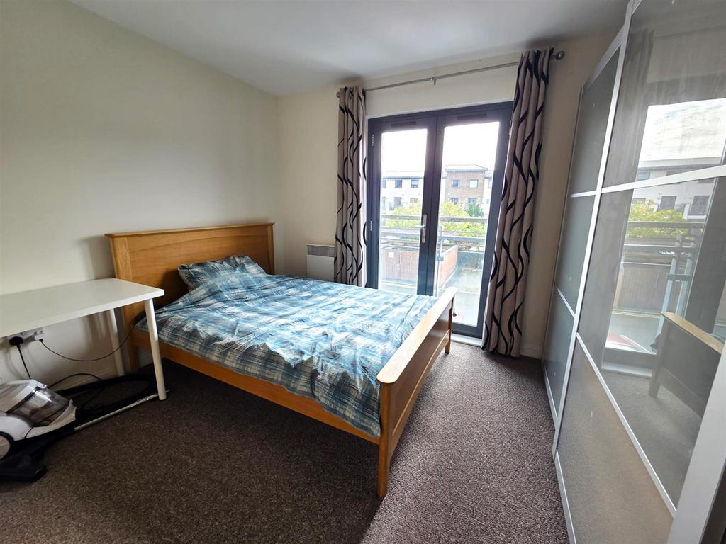 Bedroom 1 .jpg