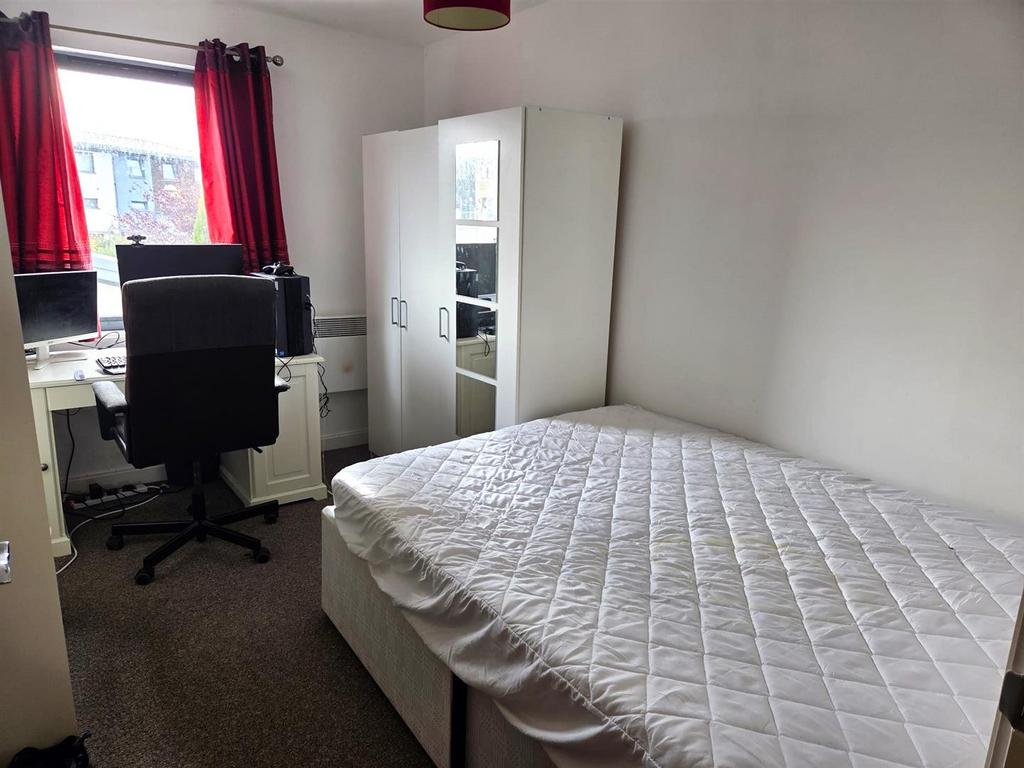 Bedroom 2 .jpg