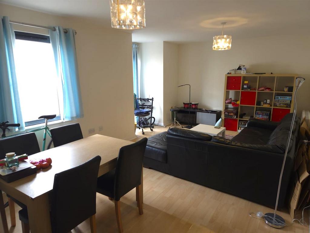 Lounge 2.jpg