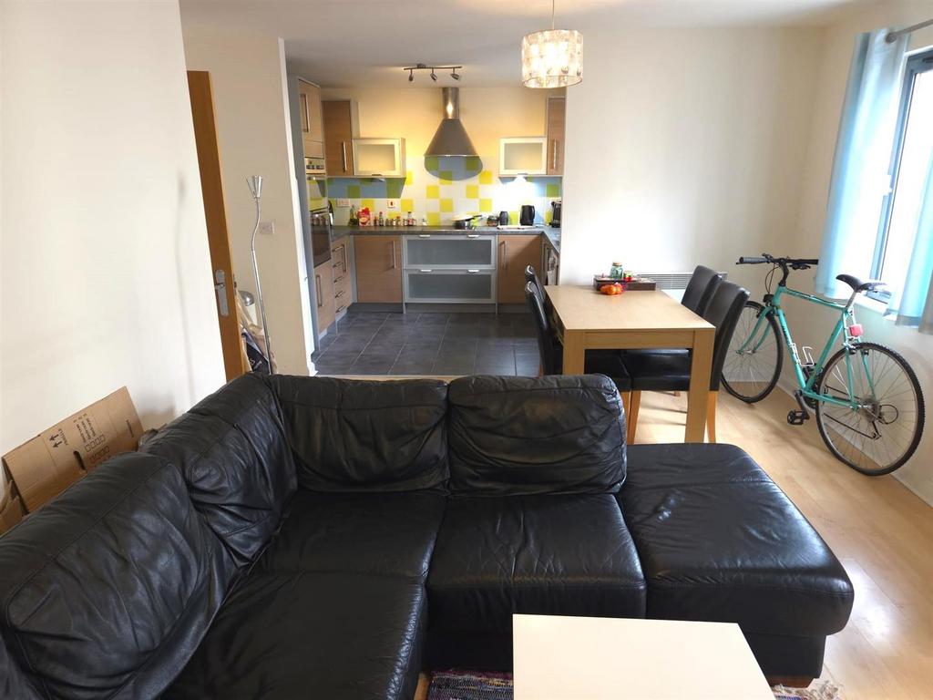 Lounge kitchen.jpg