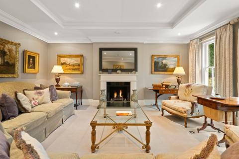5 bedroom detached house to rent, Fairmile Park Road, Cobham, KT11