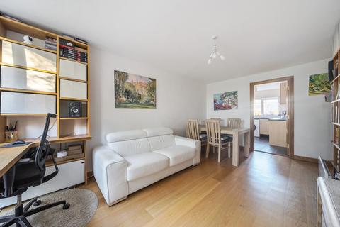 1 bedroom flat for sale, Elmcroft, Woking, GU22