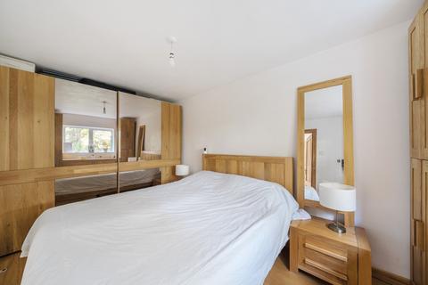 1 bedroom flat for sale, Elmcroft, Woking, GU22