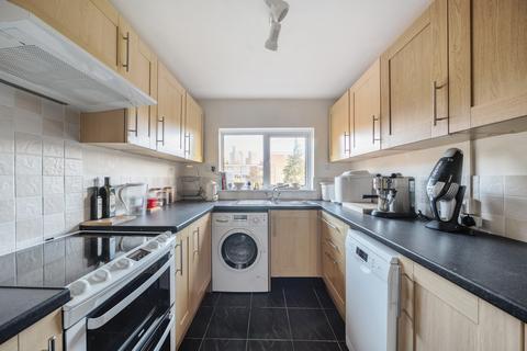 1 bedroom flat for sale, Elmcroft, Woking, GU22