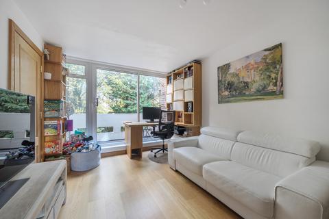 1 bedroom flat for sale, Elmcroft, Woking, GU22