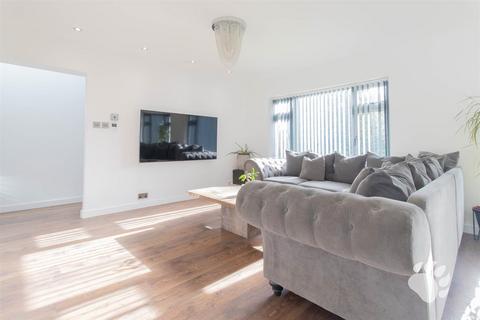 3 bedroom semi-detached house for sale, Clay Hill Road, Basildon SS16