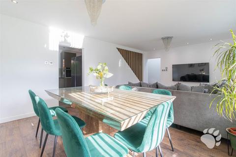 3 bedroom semi-detached house for sale, Clay Hill Road, Basildon SS16