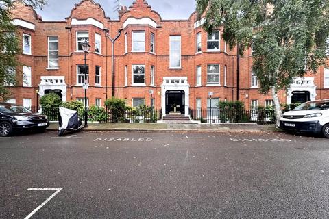 3 bedroom flat to rent, Flanders Mansions London W4