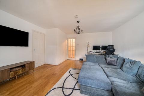 2 bedroom flat for sale, Flat , Offers Court, Winery Lane, Kingston upon Thames