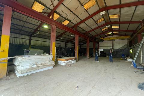 Warehouse to rent, Flass Ln Castleford WF10 5JW